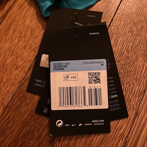 Women’s FC Barca Nike Vaporknit Jersey NWT - Picture 4 of 7